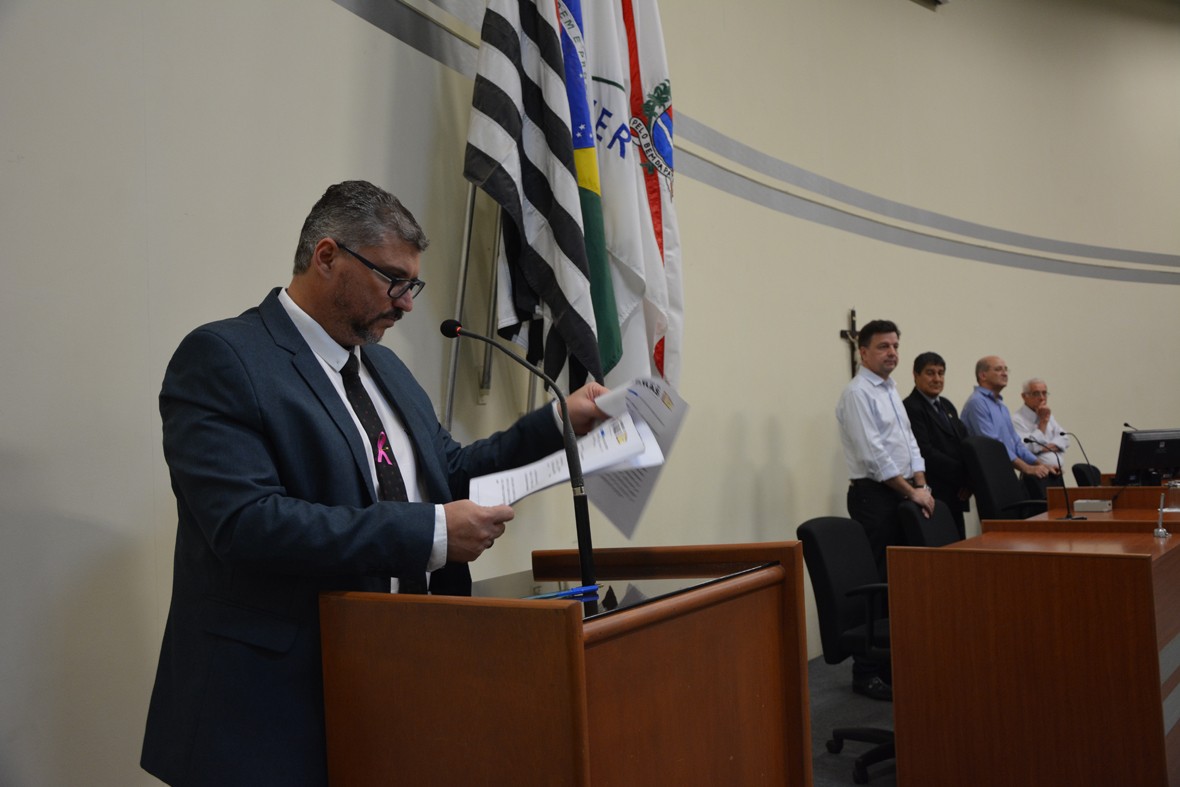 Visualize fotos Sessão Solene e Posse da Câmara da Terceira Idade