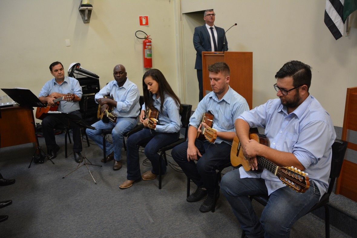 Visualize fotos Entrega de Medalha Mérito Cívico - 24 de Março