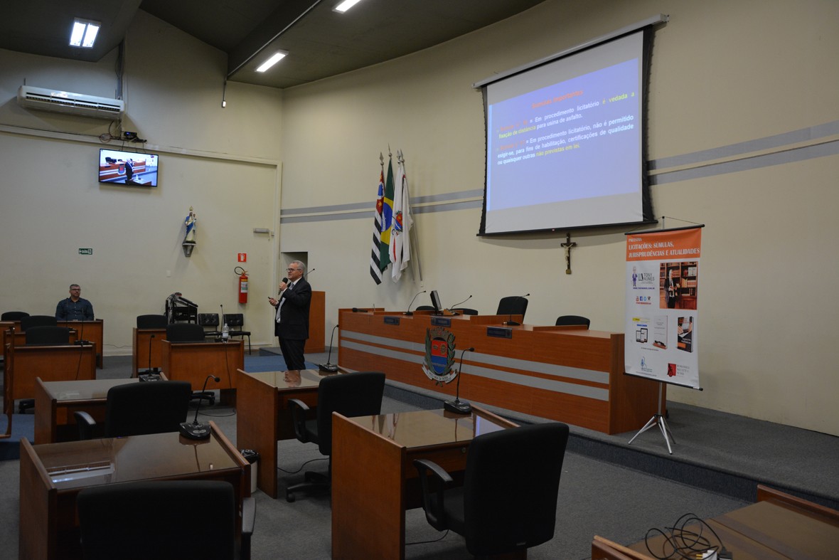 Visualize fotos Palestra "Licitações: Súmulas, Jurisprudência e Atualidades"